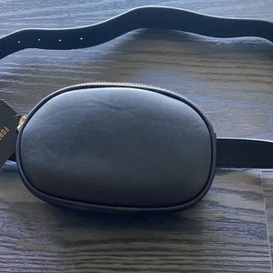 All Black Fanny Pack w/ Gold Zipper